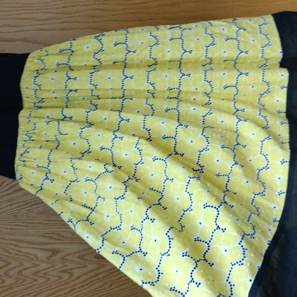 Beautiful Teen/Ladies Yellow/ Black Flower Sundress sz 5 / 6 By Xoxo - Picture 3 of 11